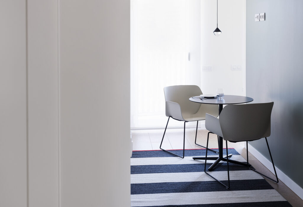 Detalle de cocina de diseño elegante y funcional en vivienda, Zaragoza
